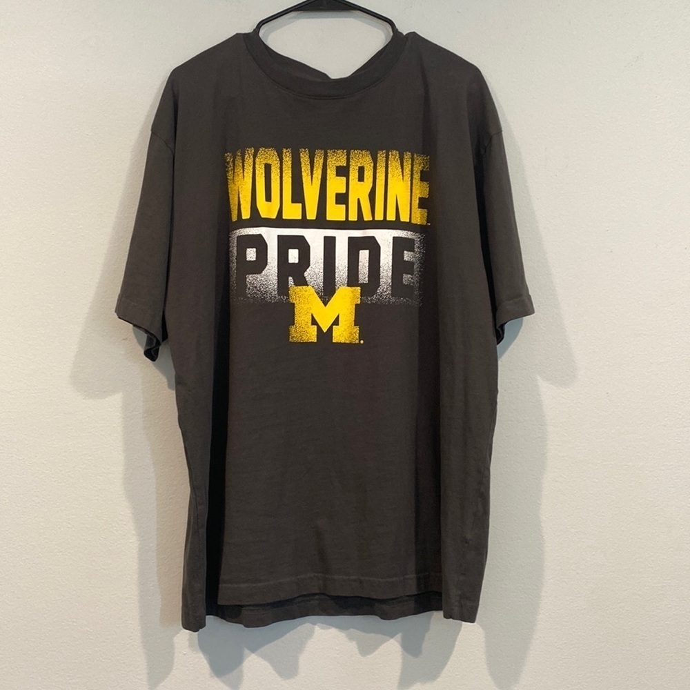 Pro Edge Wolverine Pride University of Michigan UofM Short Sleeve Tshirt Size XL
